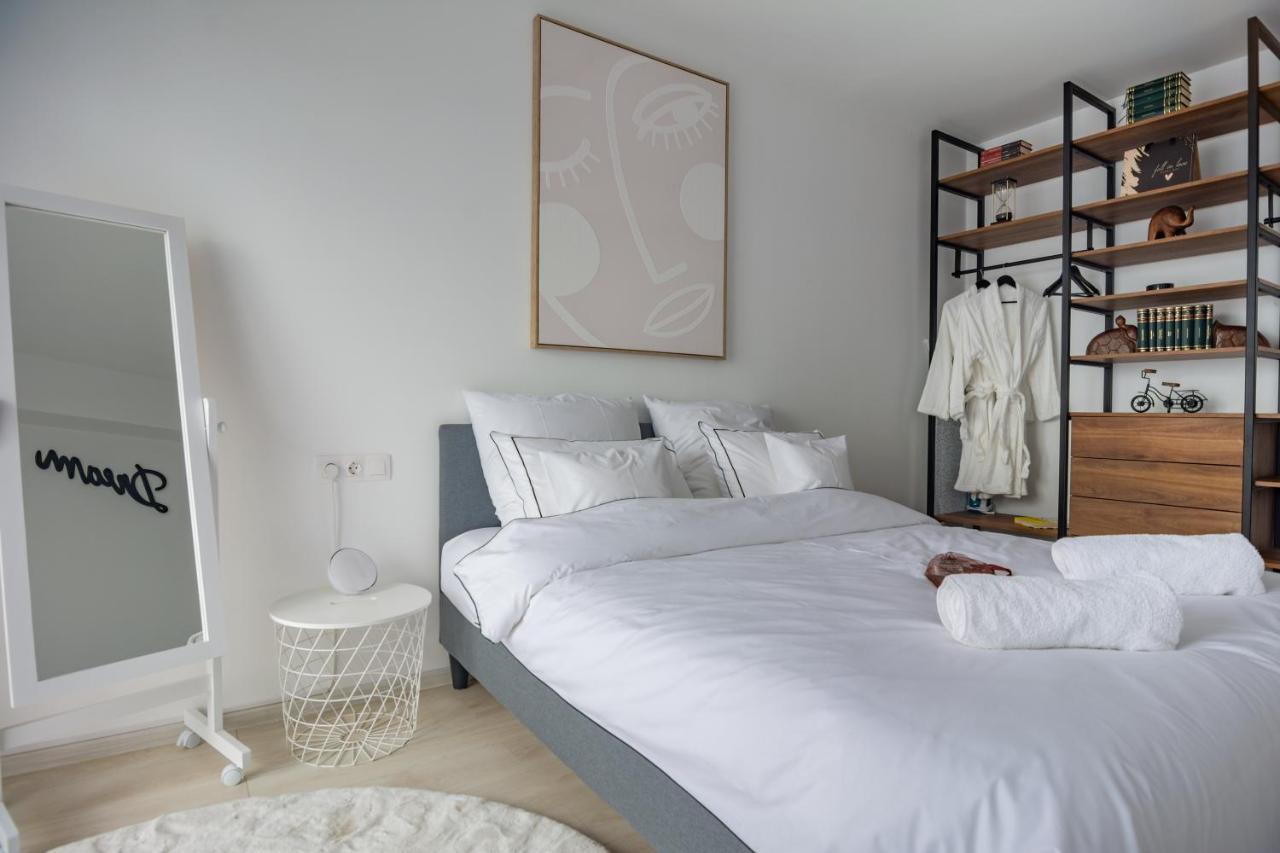 Amazing Condo In Brasov By Valentino - Free Garage Parking Exterior foto